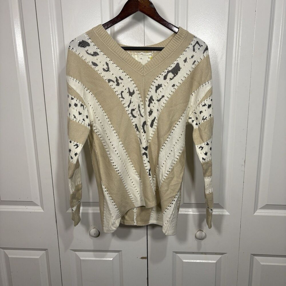 Women’s S V Neck Knit Sweater Beige Cream Striped Animal Print Boho Fall Cozy